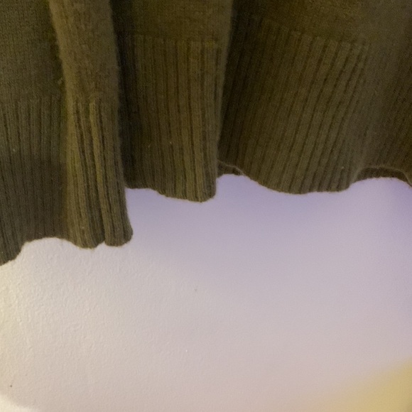 Lafayette 148 New York Turtleneck Sweater in Green Knit - PRELOVED - Picture 10 of 17